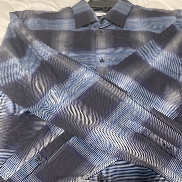 H by halston lg button up shirt - Picture 2 of 4